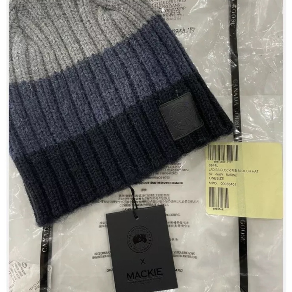 NWT Canada Goose x Robert Mackie Block Rib Slouch Hat - Navy Marine